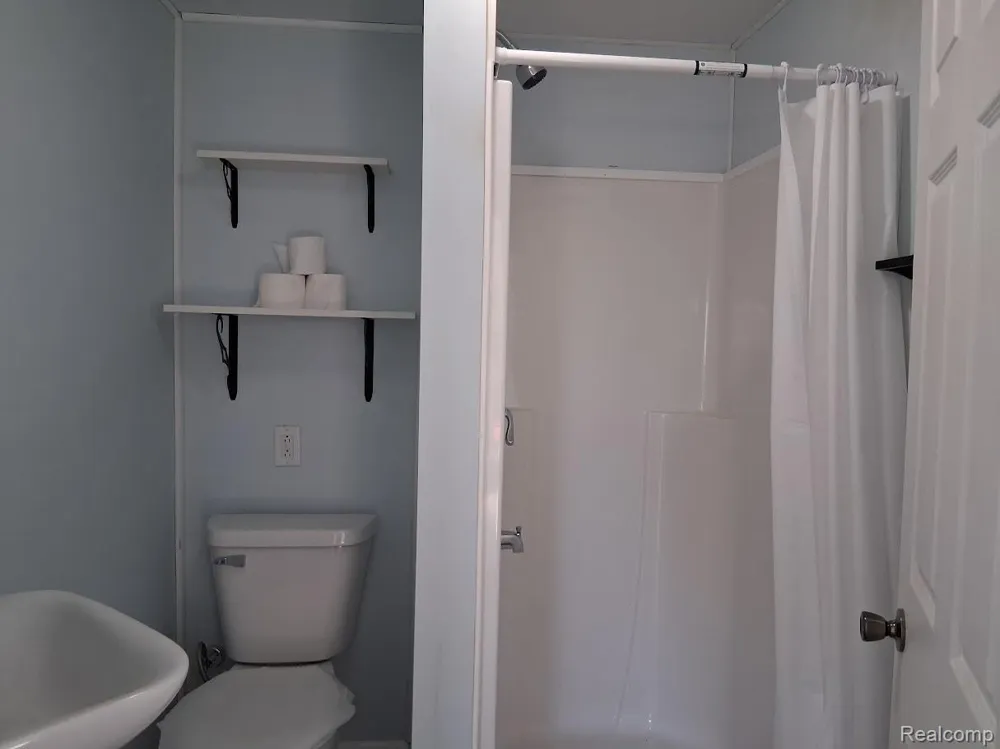 1292 Howard Street Genesee Charter Township, MI 48458