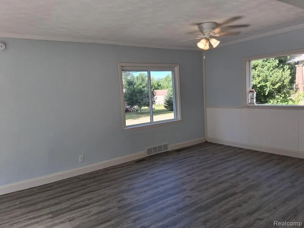 1292 Howard Street Genesee Charter Township, MI 48458