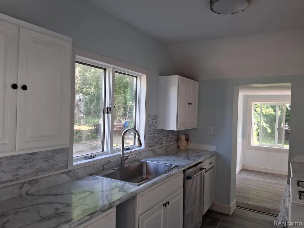 1292 Howard Street Genesee Charter Township, MI 48458