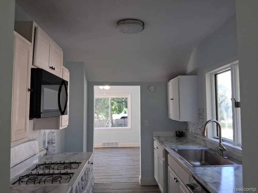 1292 Howard Street Genesee Charter Township, MI 48458