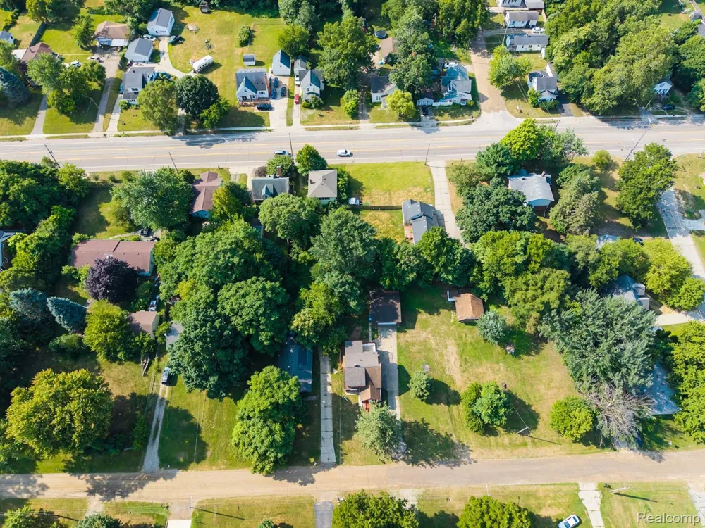 1292 Howard Street Genesee Charter Township, MI 48458