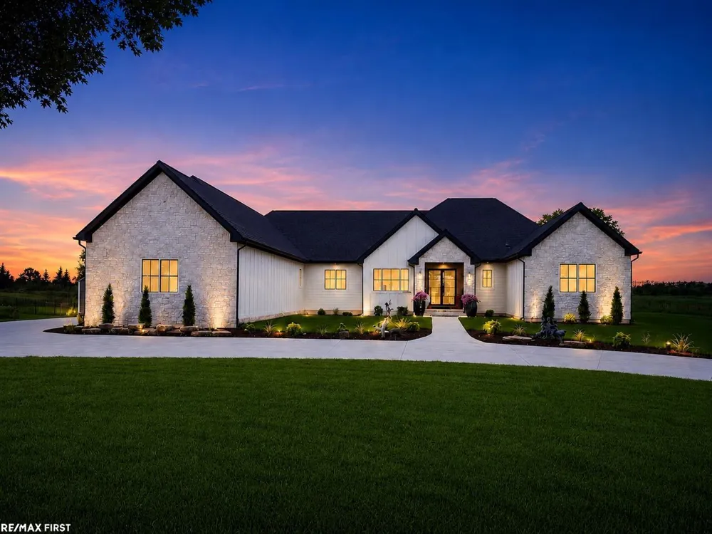 65855 Mound Road Washington Township, MI 48095