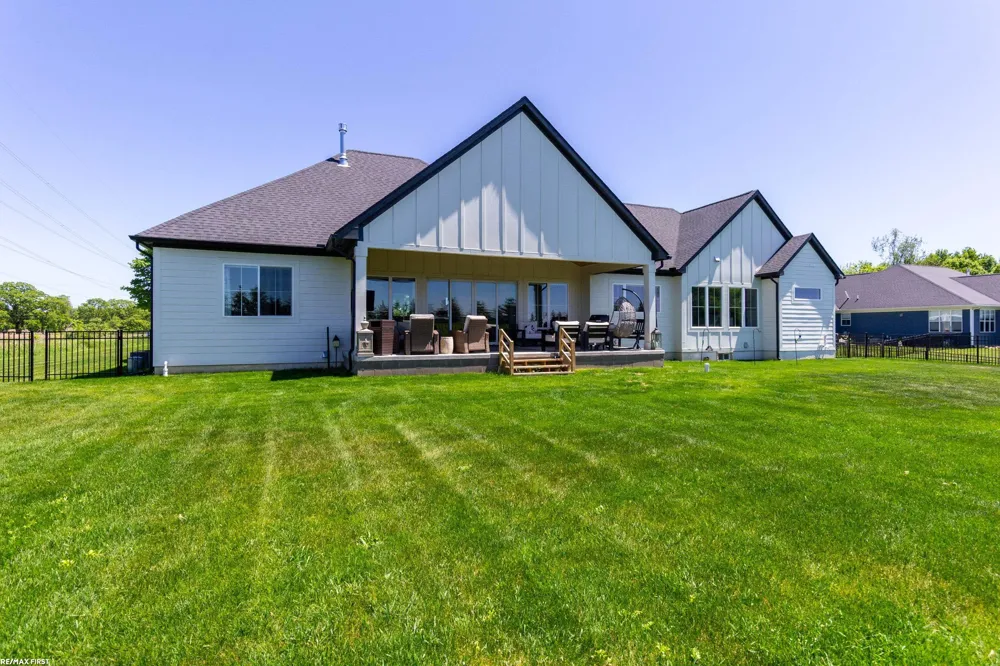 65855 Mound Road Washington Township, MI 48095