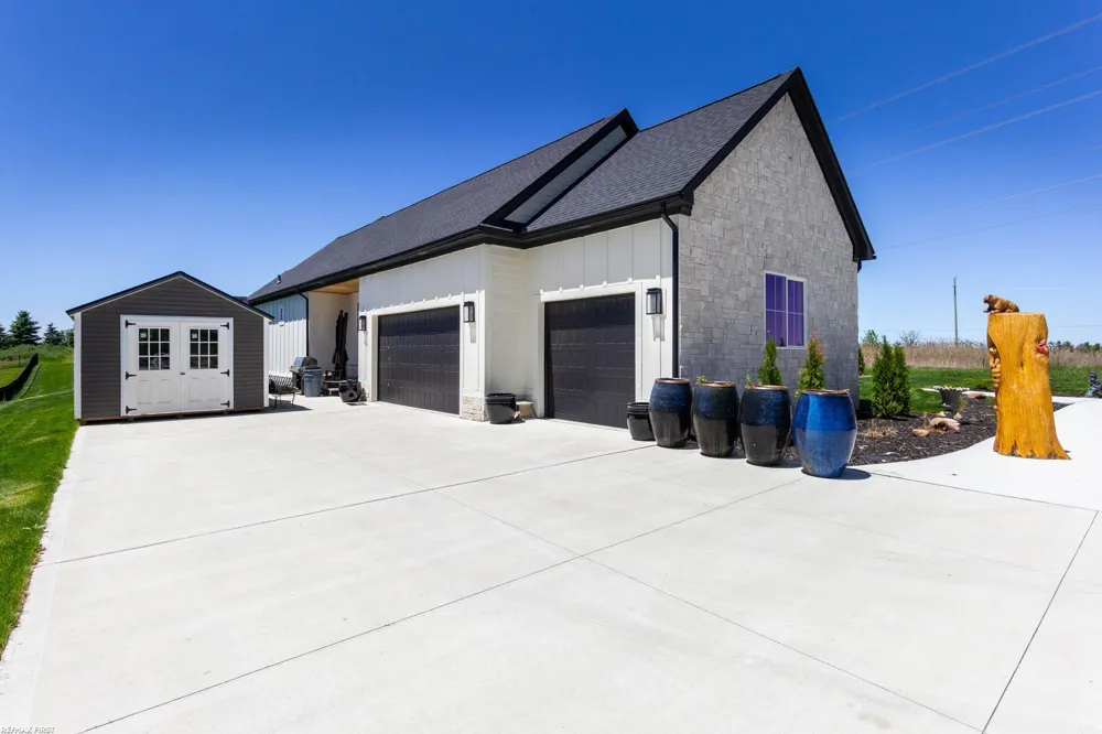 65855 Mound Road Washington Township, MI 48095
