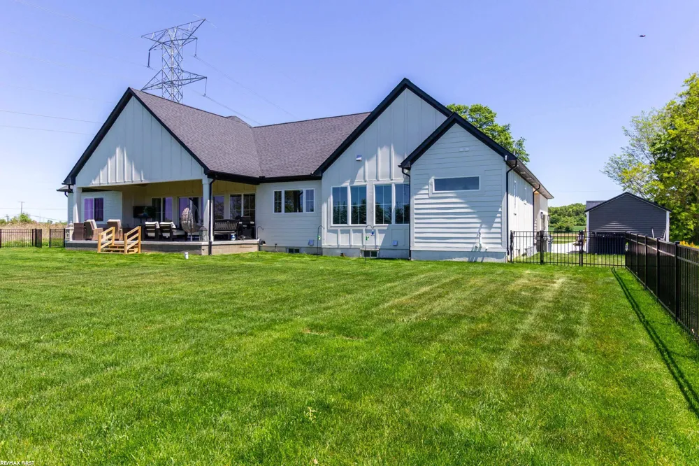 65855 Mound Road Washington Township, MI 48095