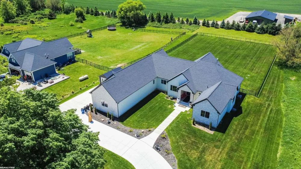 65855 Mound Road Washington Township, MI 48095