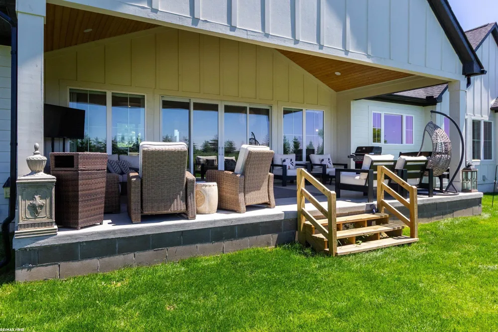 65855 Mound Road Washington Township, MI 48095