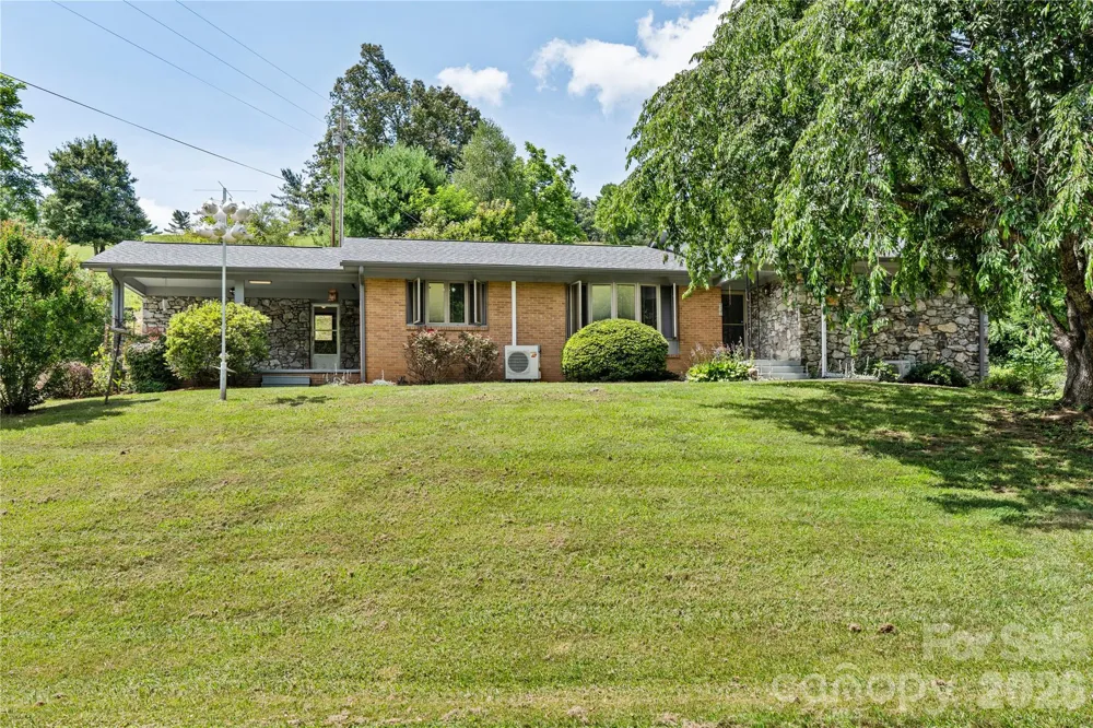 737 Tillery Branch Road Marshall, NC 28753