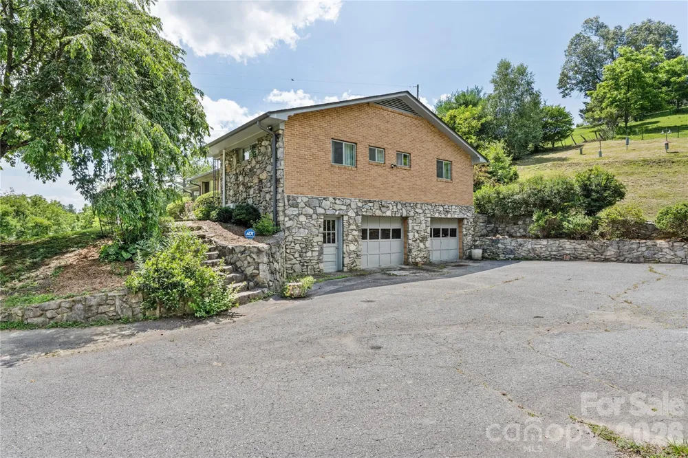 737 Tillery Branch Road Marshall, NC 28753