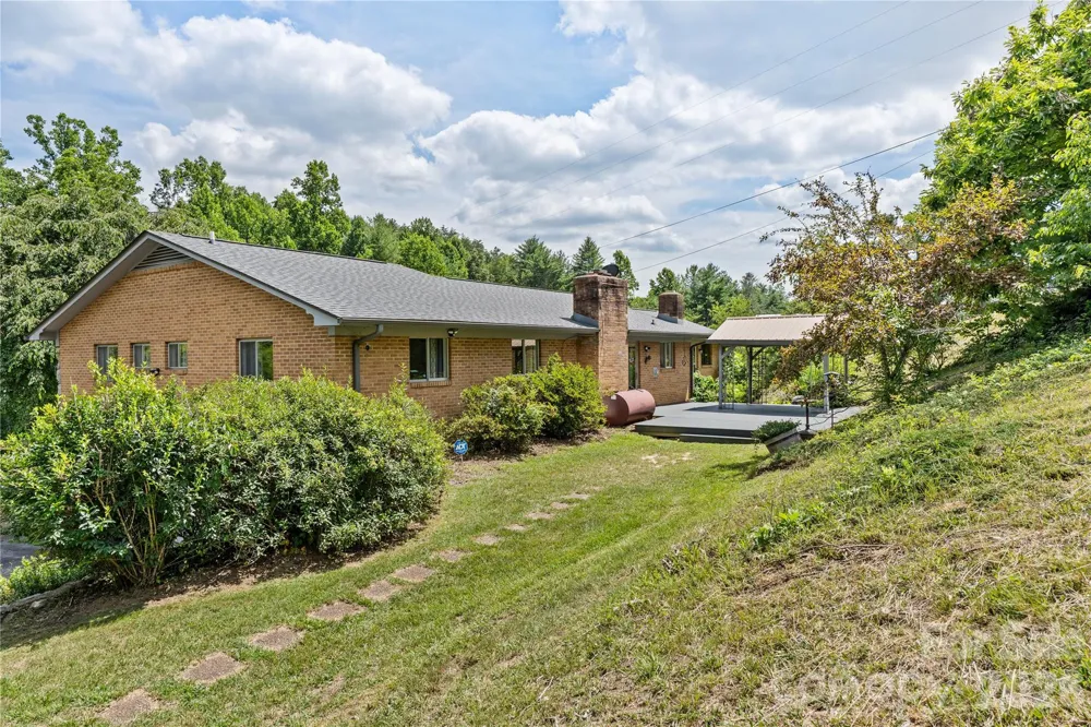 737 Tillery Branch Road Marshall, NC 28753