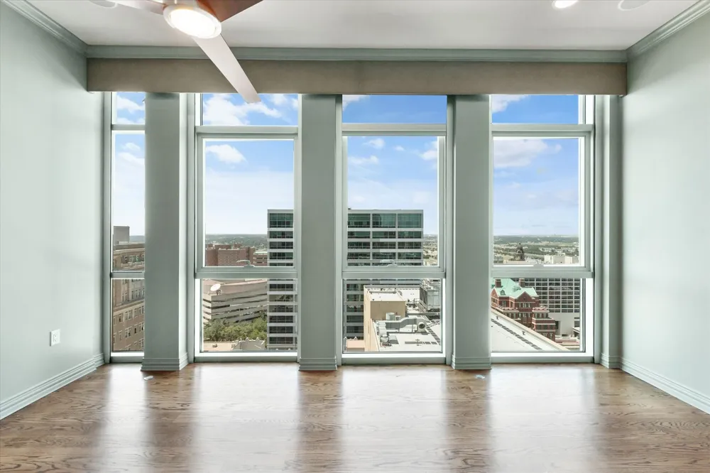 500 Throckmorton Street #2004 Fort Worth, TX 76102