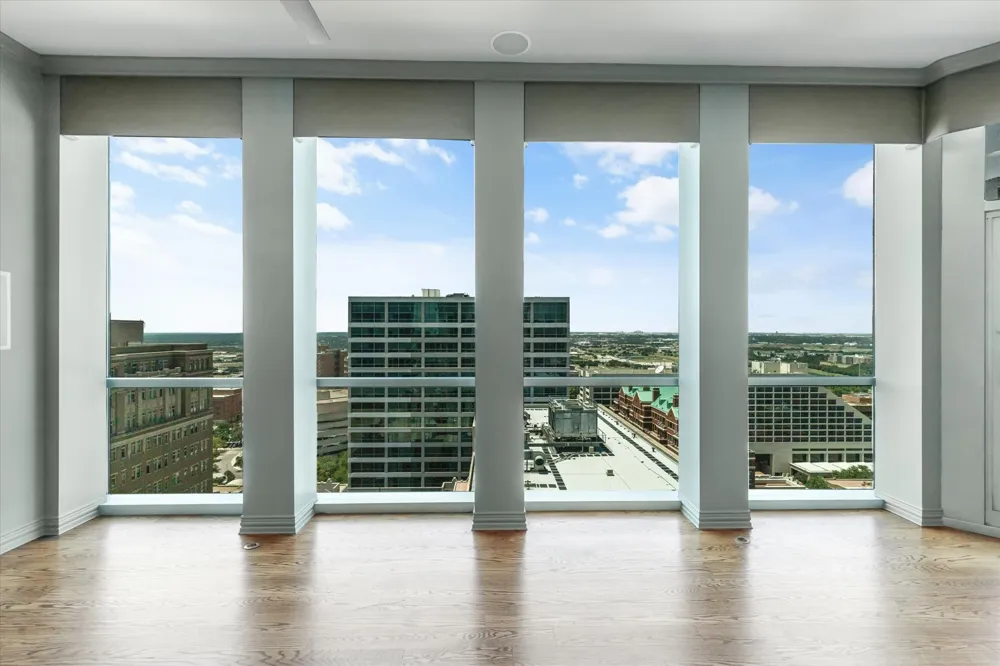 500 Throckmorton Street #2004 Fort Worth, TX 76102