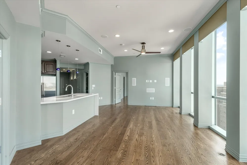500 Throckmorton Street #2004 Fort Worth, TX 76102