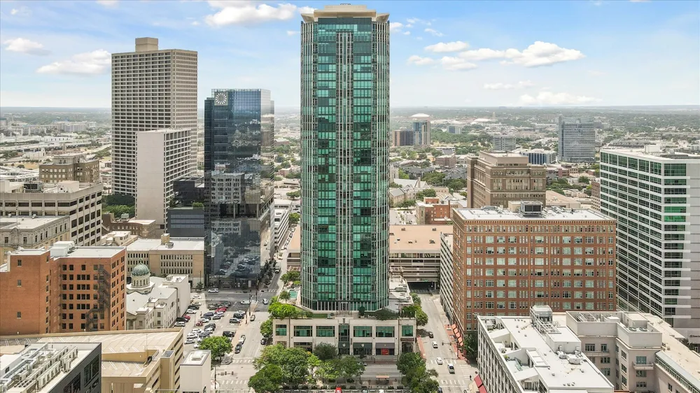 500 Throckmorton Street #2004 Fort Worth, TX 76102