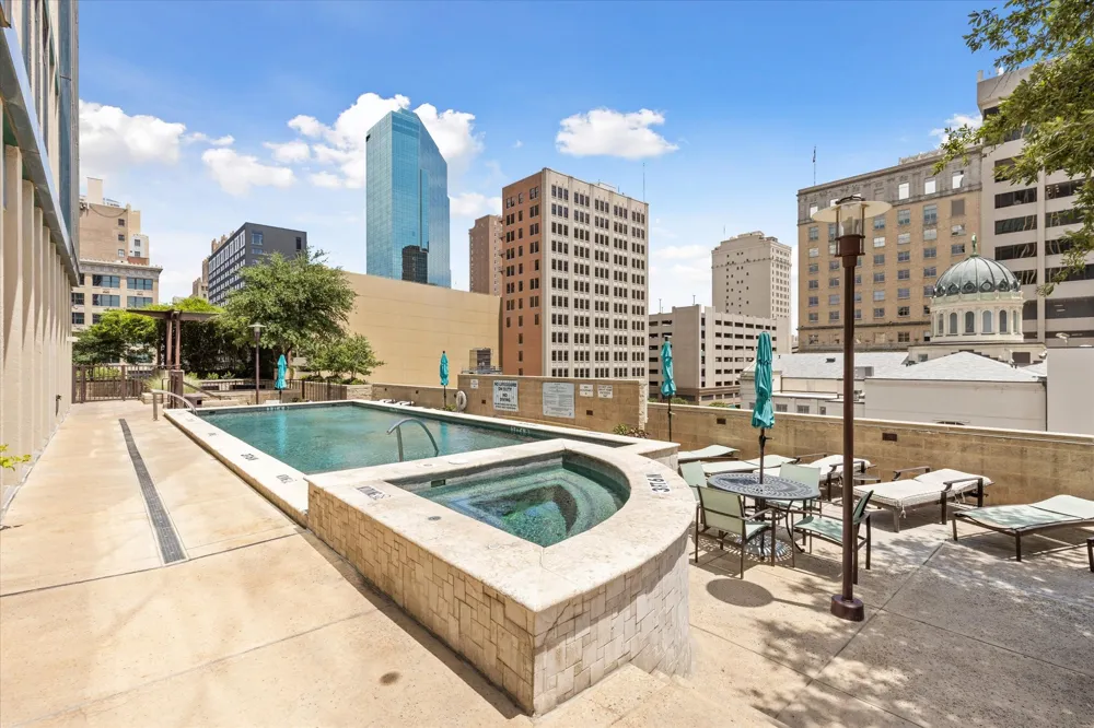 500 Throckmorton Street #2004 Fort Worth, TX 76102