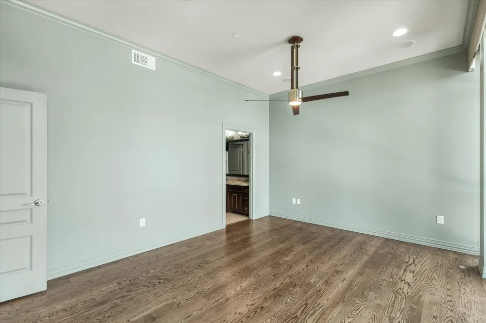 500 Throckmorton Street #2004 Fort Worth, TX 76102