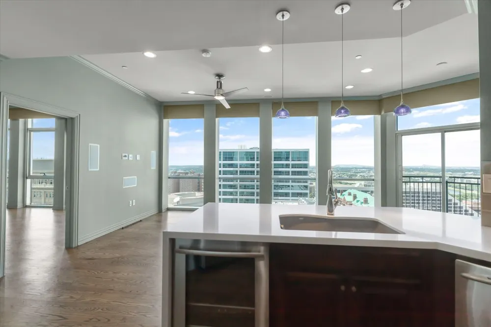 500 Throckmorton Street #2004 Fort Worth, TX 76102