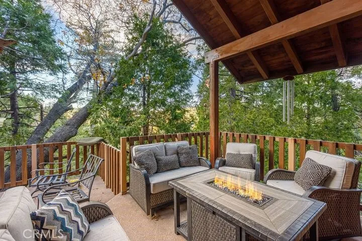 723 Bergschrund Crestline, CA 92325
