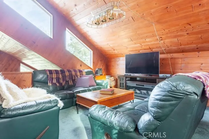 723 Bergschrund Crestline, CA 92325
