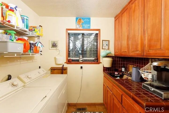 723 Bergschrund Crestline, CA 92325