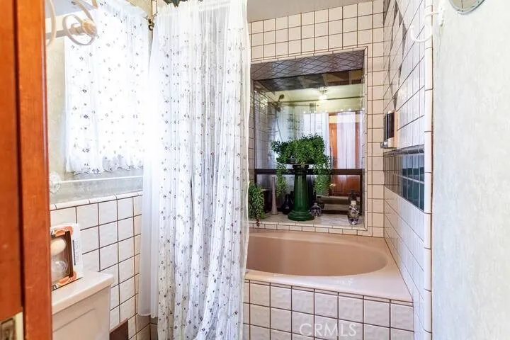 723 Bergschrund Crestline, CA 92325