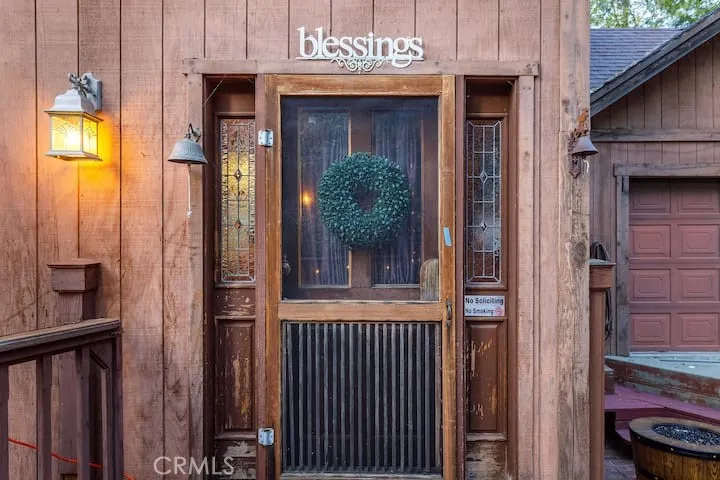 723 Bergschrund Crestline, CA 92325