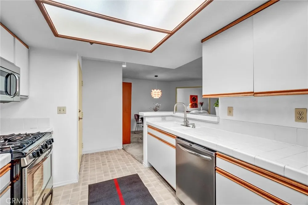35 Linden Ave Unit 304 Long Beach, CA 90802