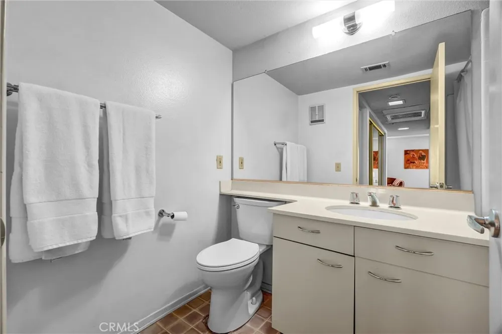35 Linden Ave Unit 304 Long Beach, CA 90802