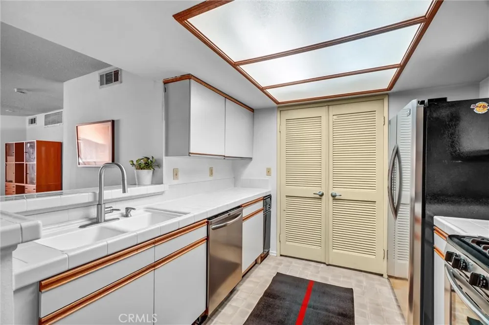 35 Linden Ave Unit 304 Long Beach, CA 90802