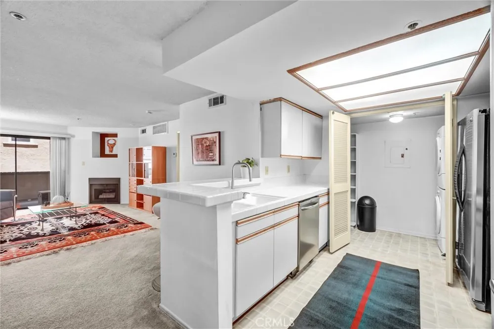 35 Linden Ave Unit 304 Long Beach, CA 90802
