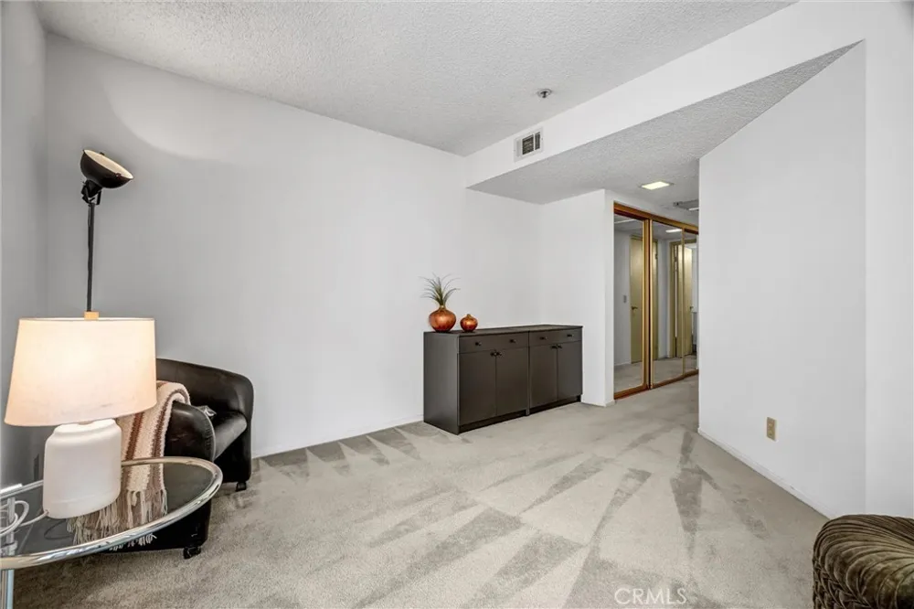 35 Linden Ave Unit 304 Long Beach, CA 90802
