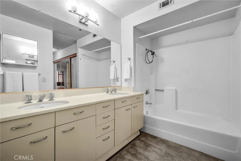 35 Linden Ave Unit 304 Long Beach, CA 90802