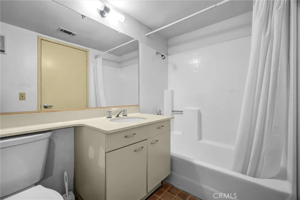35 Linden Ave Unit 304 Long Beach, CA 90802