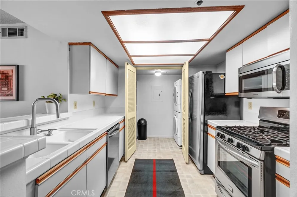 35 Linden Ave Unit 304 Long Beach, CA 90802