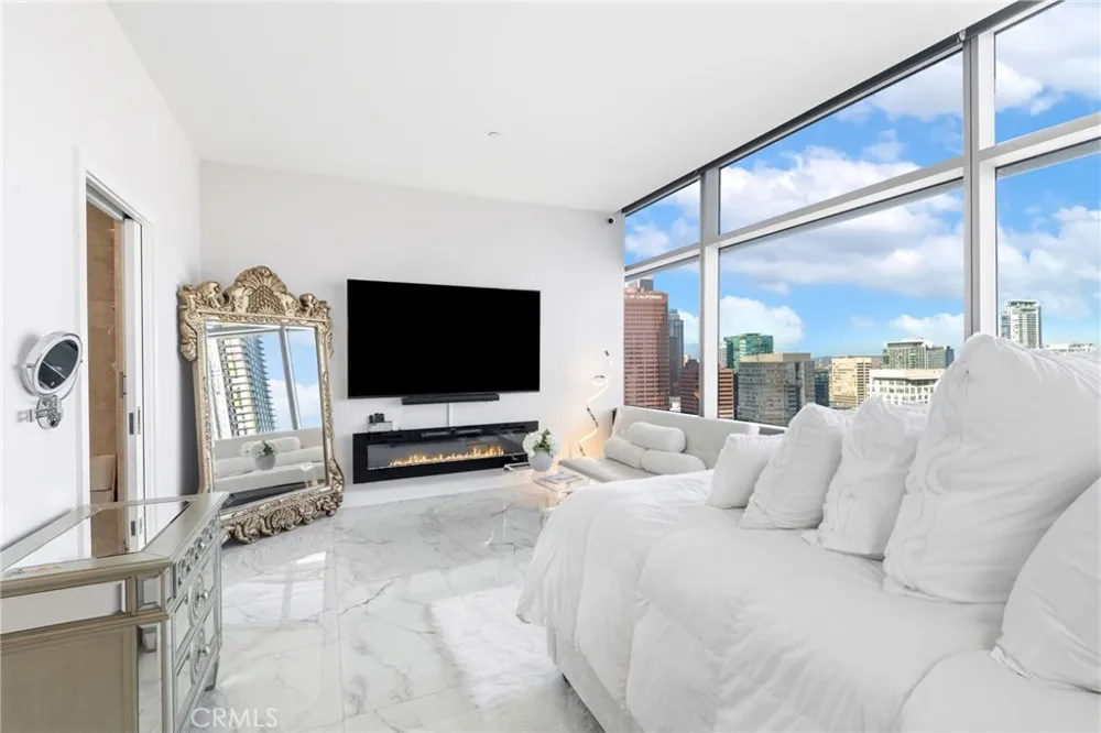 900 W Olympic Boulevard #30A Los Angeles, CA 90015