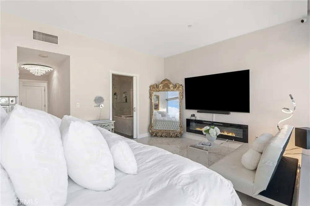 900 W Olympic Boulevard #30A Los Angeles, CA 90015