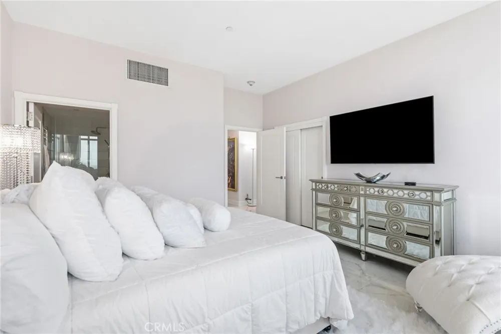900 W Olympic Boulevard #30A Los Angeles, CA 90015