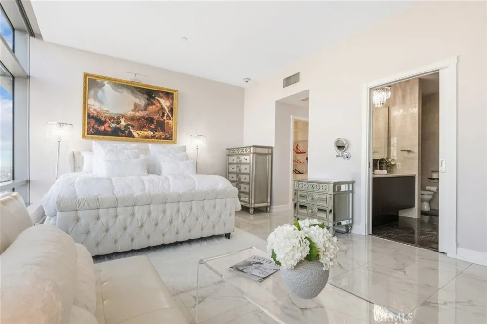 900 W Olympic Boulevard #30A Los Angeles, CA 90015