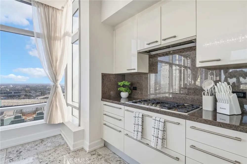 900 W Olympic Boulevard #30A Los Angeles, CA 90015