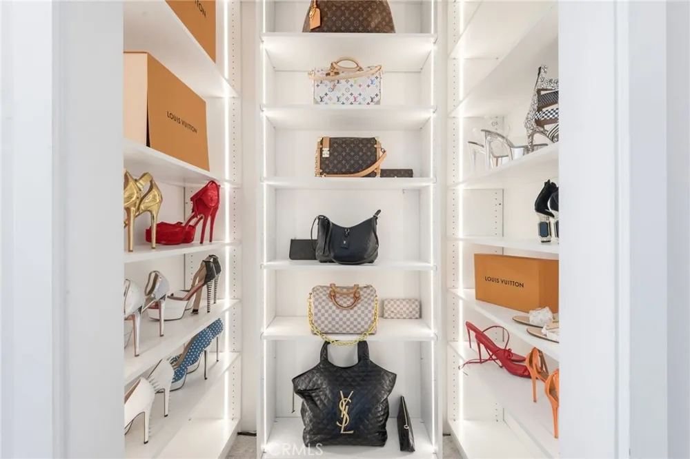 900 W Olympic Boulevard #30A Los Angeles, CA 90015