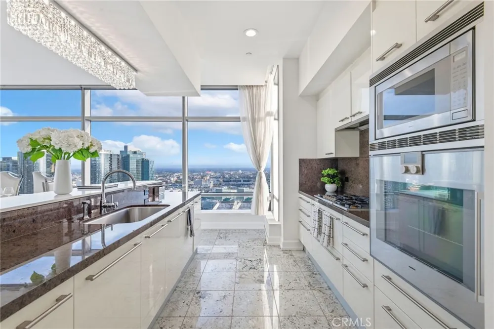 900 W Olympic Boulevard #30A Los Angeles, CA 90015