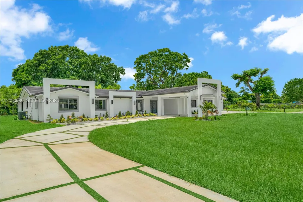 17640 SW 52nd Ct Southwest Ranches, FL 33331