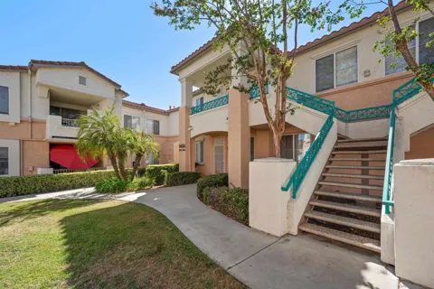 11454 Via Rancho San Diego #208