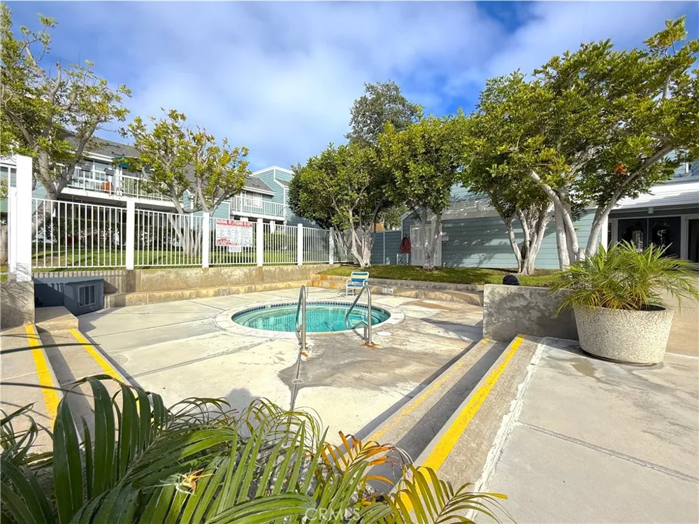 6008 Bixby Village #42 Long Beach, CA 90803