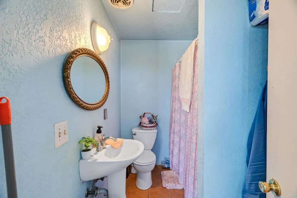 1607 Jewell Valley Road Boulevard, CA 91905