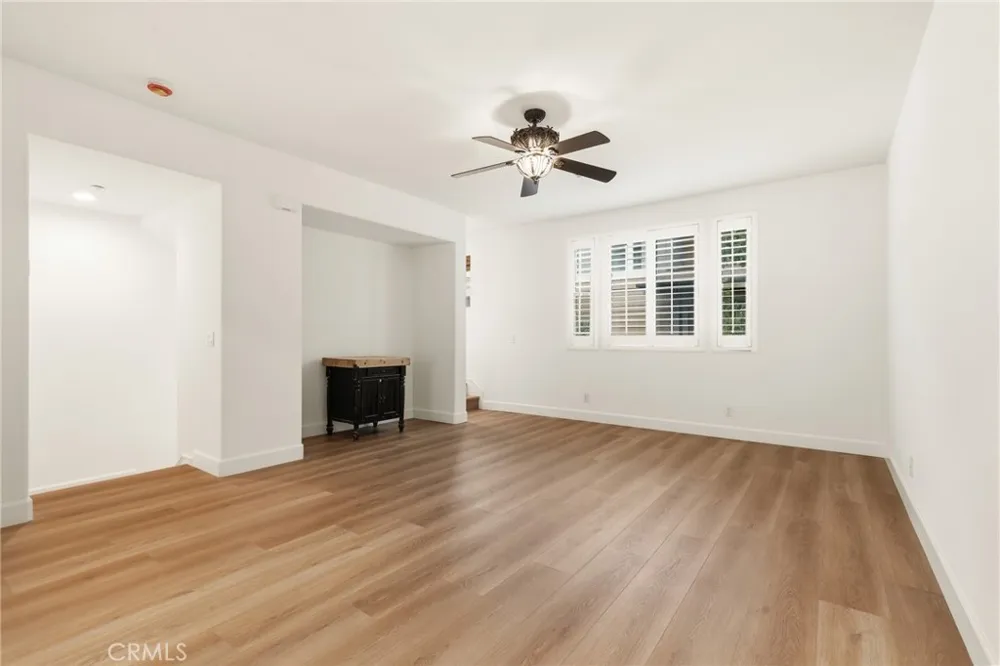 355 Flyers Lane Tustin, CA 92782