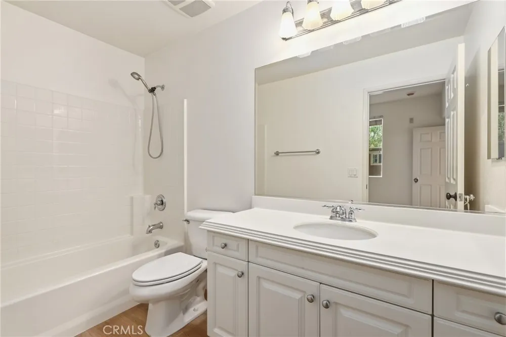 355 Flyers Lane Tustin, CA 92782