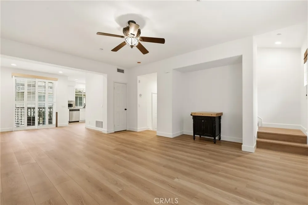 355 Flyers Lane Tustin, CA 92782