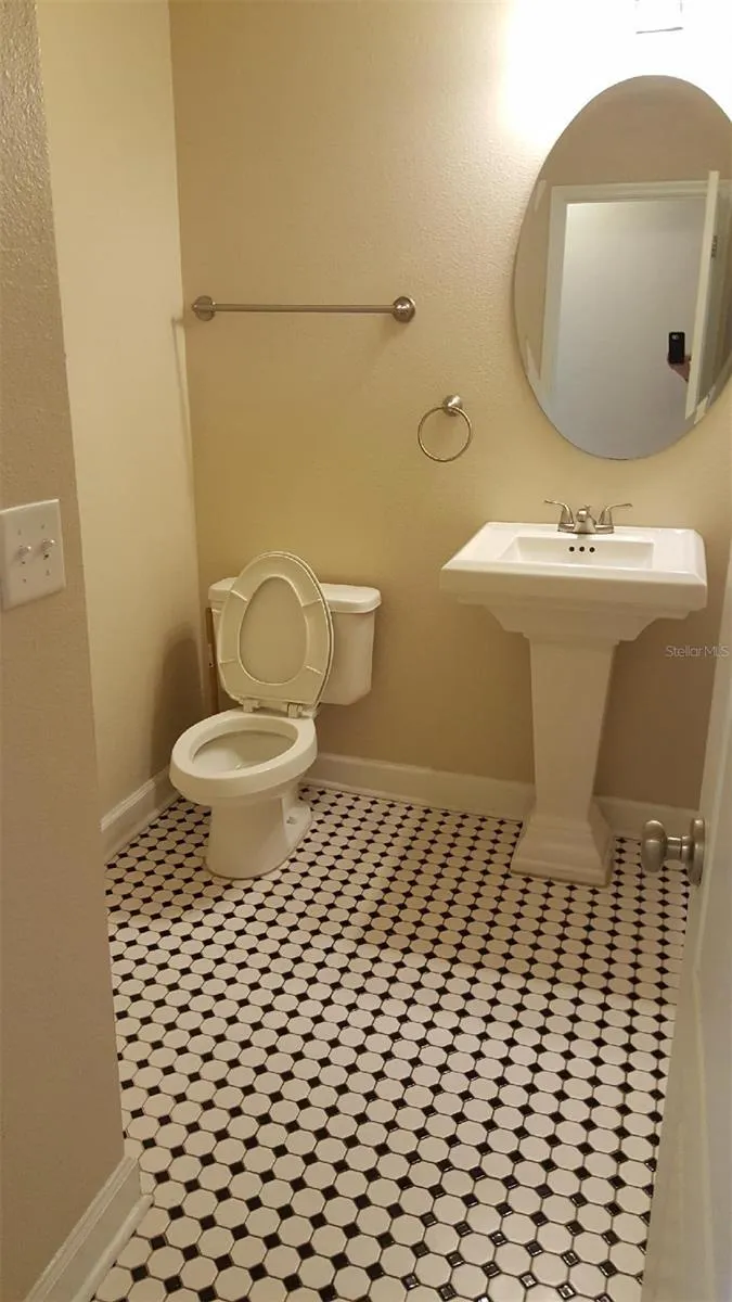 2035 DIXIE BELLE DRIVE #2035O Orlando, FL 32812