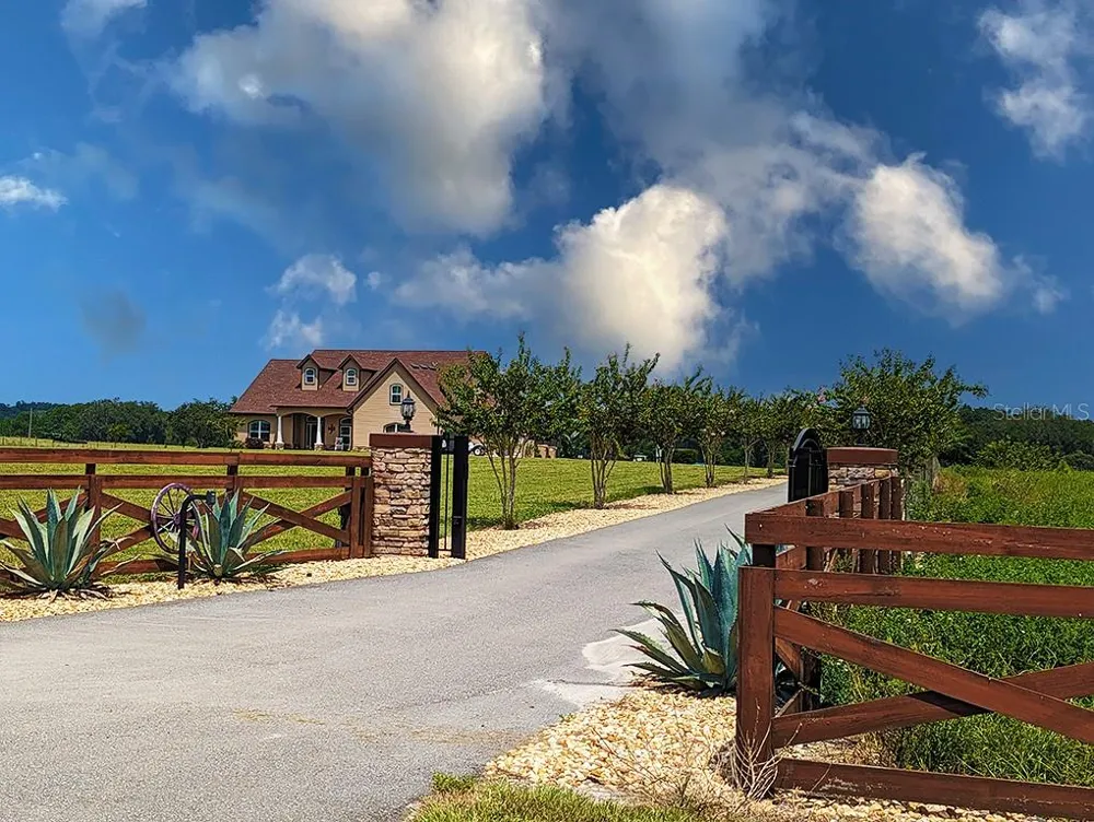 19221 BAKER ROAD Umatilla, FL 32784
